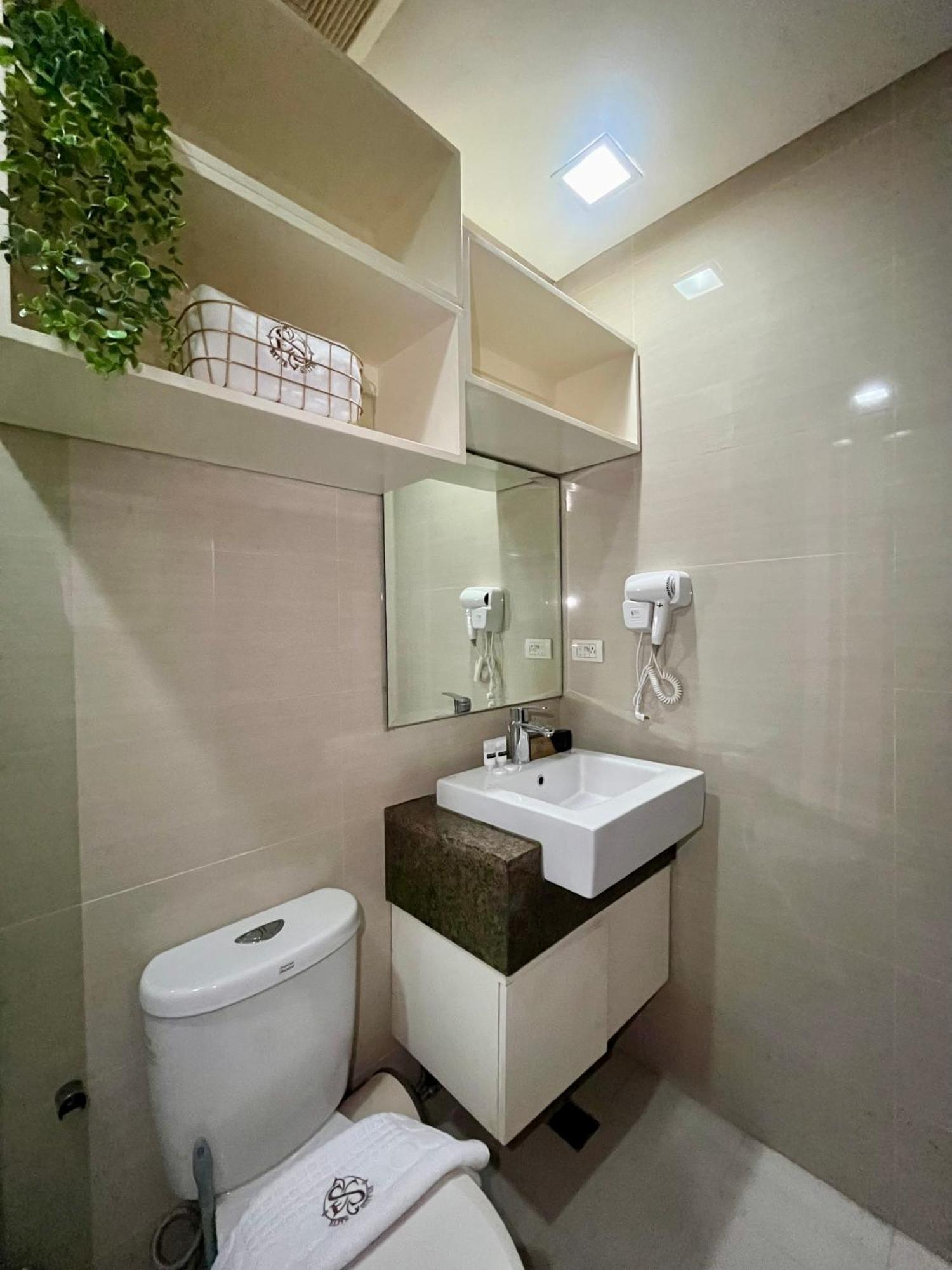 Greenbelt Hamilton Tower 1 - By Es Elite Suites Makati City Exterior foto