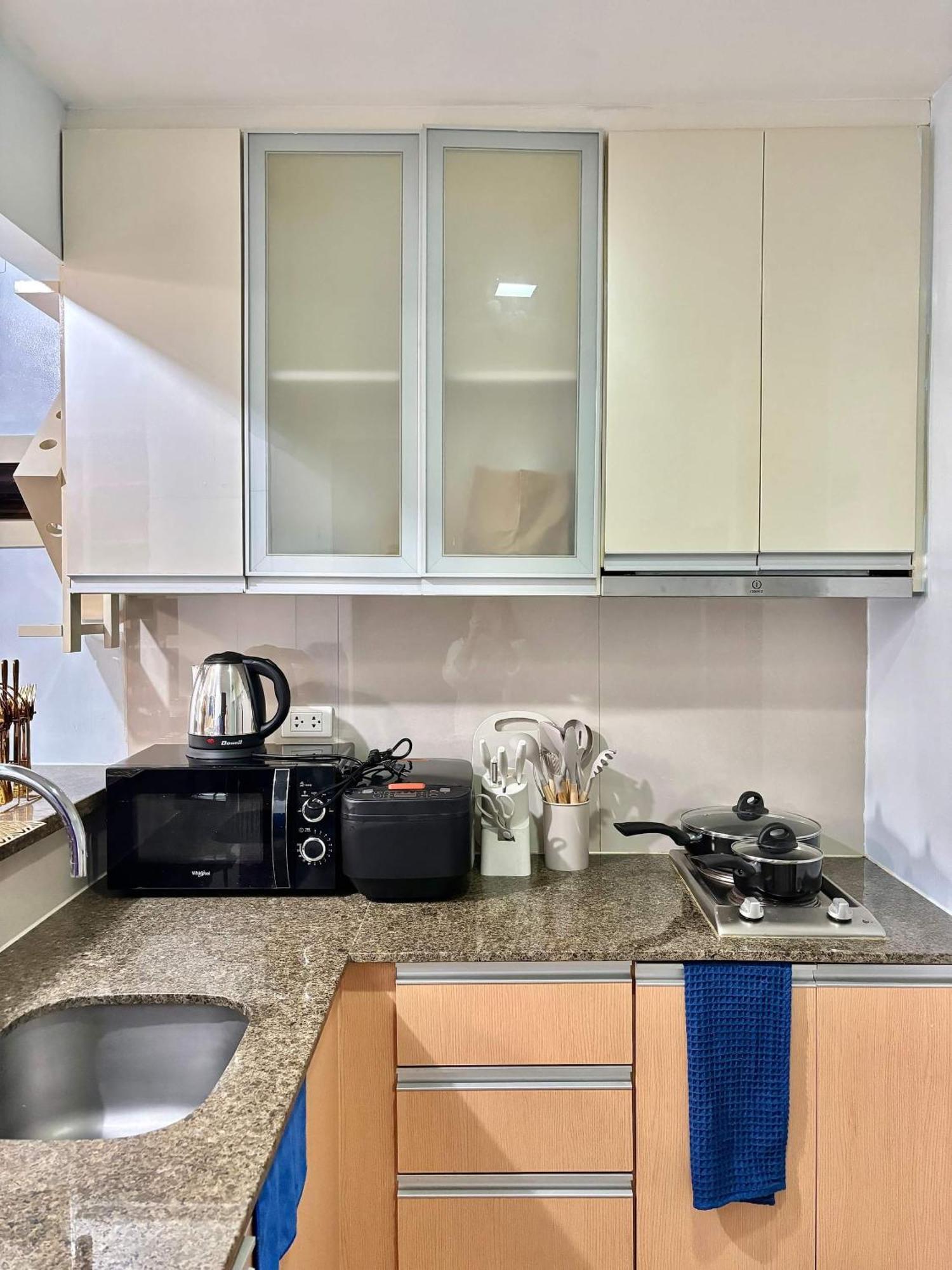 Greenbelt Hamilton Tower 1 - By Es Elite Suites Makati City Exterior foto